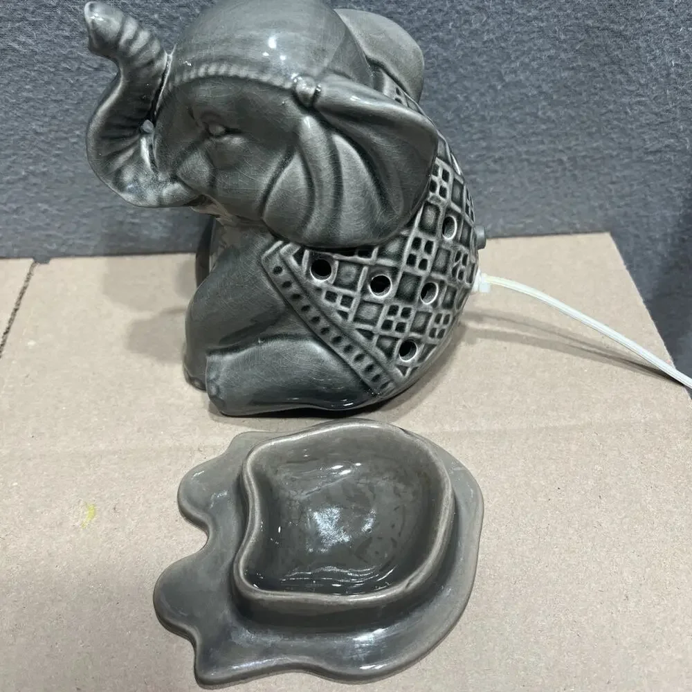 Better Homes and Gardens Elephant Wax Warmer Scentsy Inverted Bottom Wax Tray
